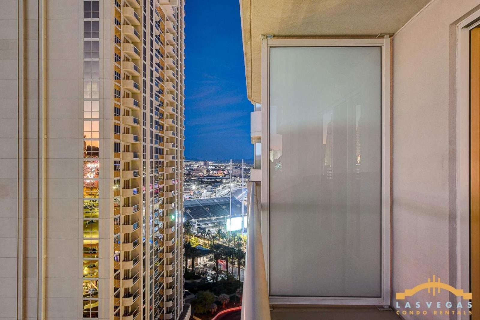 Mgm Signature-16-605 Strip View Balcony Holiday home Las Vegas
